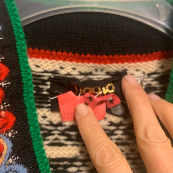 Vintage Figgjo Norwegian Fair Isle Wool Sweater, Rosebud Trim - Picture 4 of 11